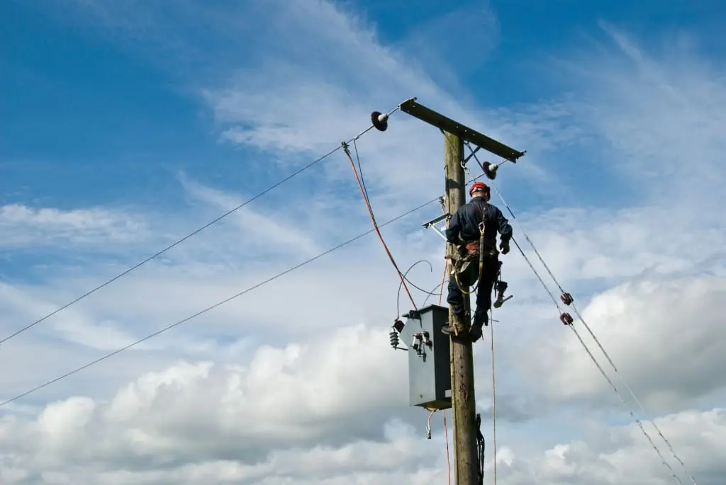 electrical line workers